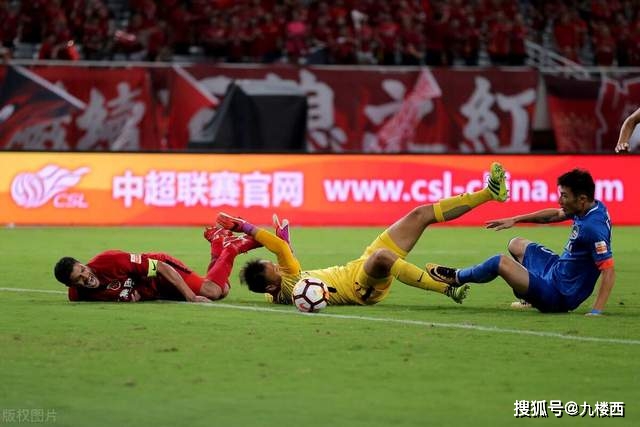 赵薇五年后首次亮相新加坡，专注幕后创作无计划复出